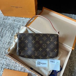 ❌❌ SOLD ❌❌Louis Vuitton Pochette Accessoires
